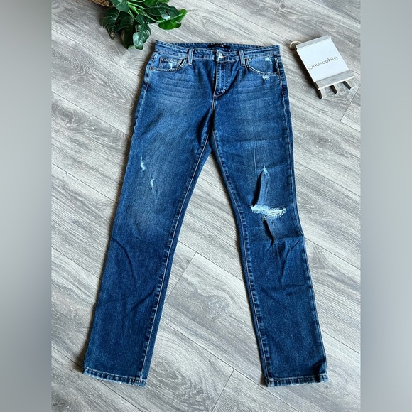 Joe's Jeans Distressed Boyfriend Slim Ankle Cigarette in Brushy Wash. Size 28 - Picture 2 of 11